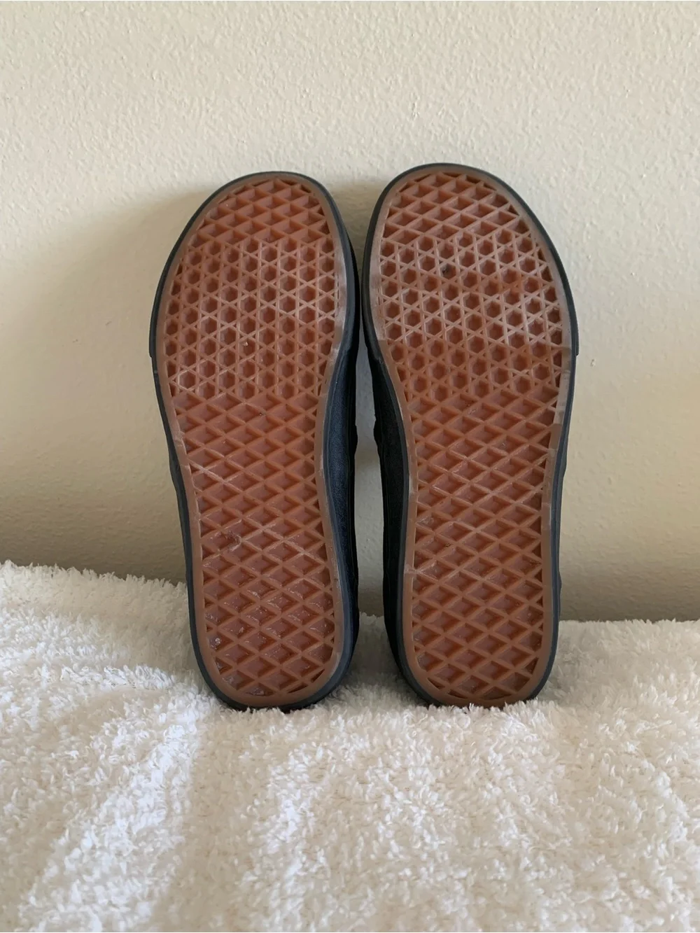 All Solid Black Slip On Vans Women’s Size 9 Barely Worn - Picture 7 of 8